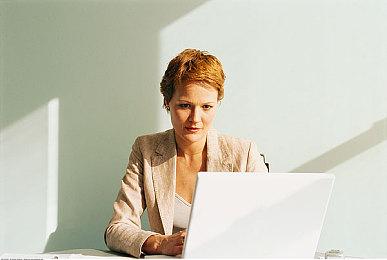 恐怖手机再次回归！惊悚解谜模拟游戏《SIMULACRA》全新推出第三部！